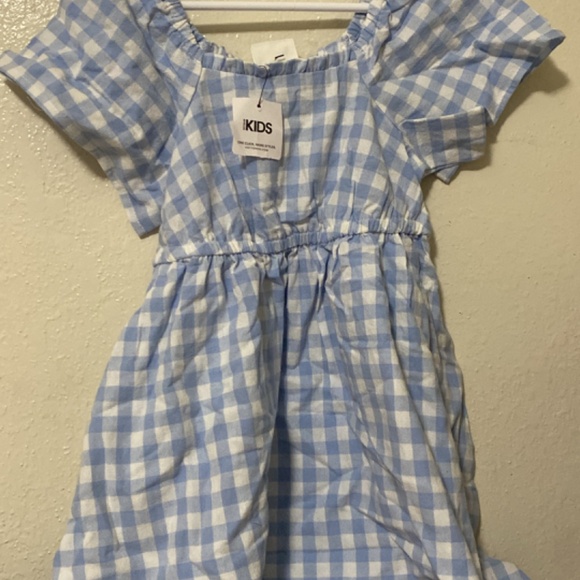 Girl dress bundle size 4 - Picture 2 of 4